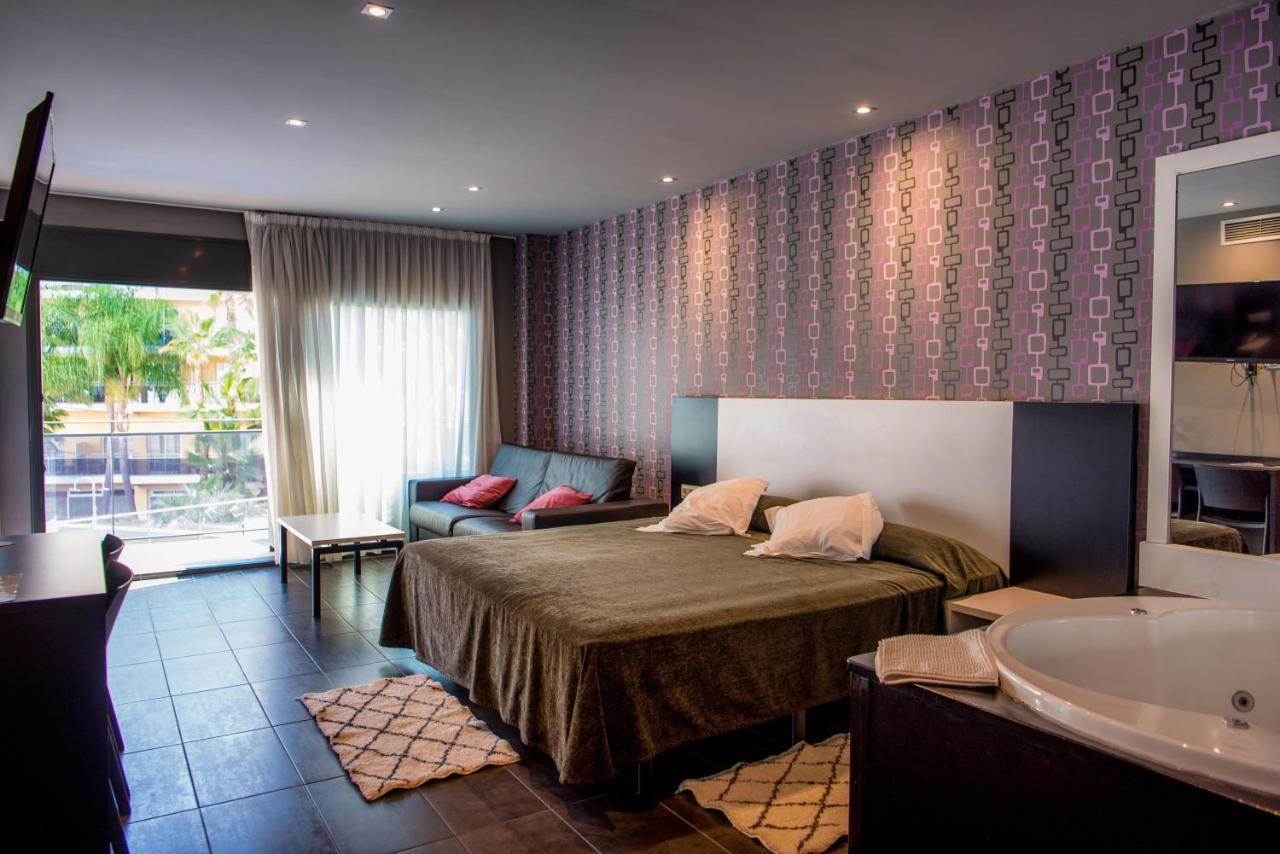 Hotel Acacias Suites & Spa Lloret de Mar Kültér fotó